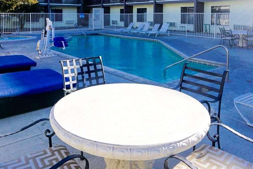 Hotel Red Roof Ridgecrest