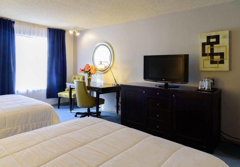 Red Roof Hotel 3*